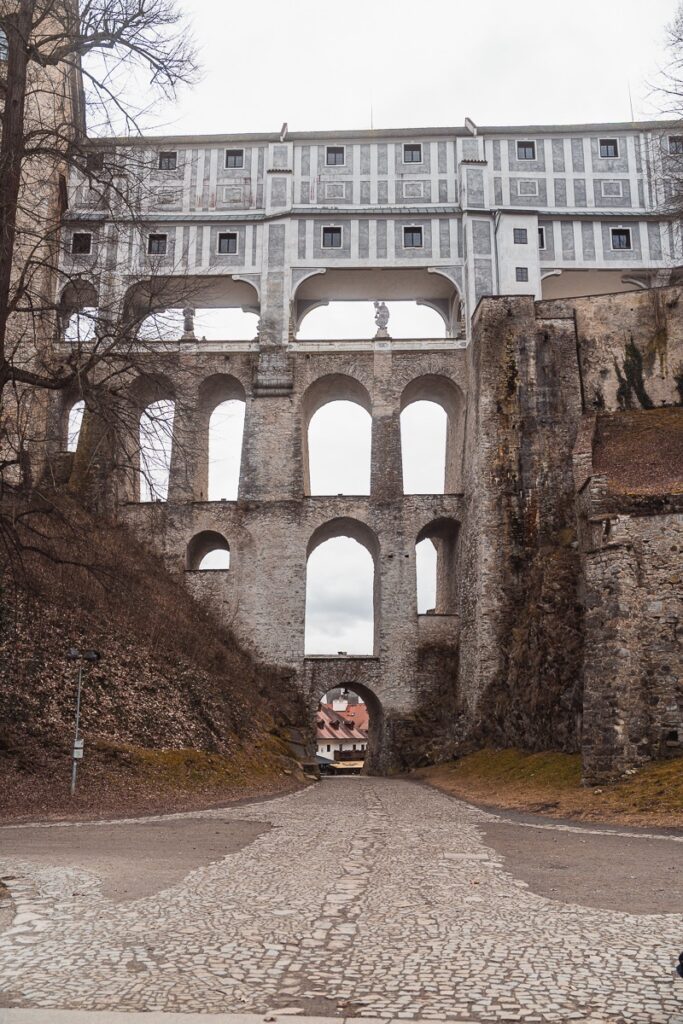 Co dělat v Českém Krumlově 2025 – Přes 30 Tipů na výlet, ubytování, restaurace 8 Historická architektura s oblouky