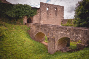Hrad Hukvaldy - největší hradní zřícenina na Moravě - výlet - Greenmind.cz - Cestování se psem