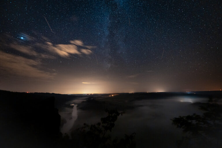 Meteorický roj Perseidy a Mléčná dráha - Greenmind.cz - Cestování se psem