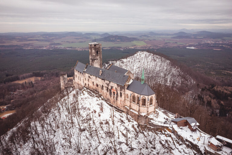 Královský hrad Bezděz a Máchovo jezero - Výlet se psem - CHKO Kokořínsko - Máchův kraj - Greenmind.cz - Cestování se psem
