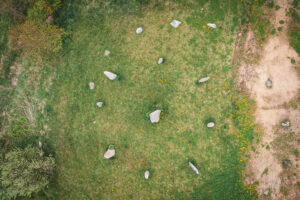 České Stonehenge nedaleko Plzně - Srbice - Výlet - Plzeňsko - Greenmind.cz - Cestování se psem