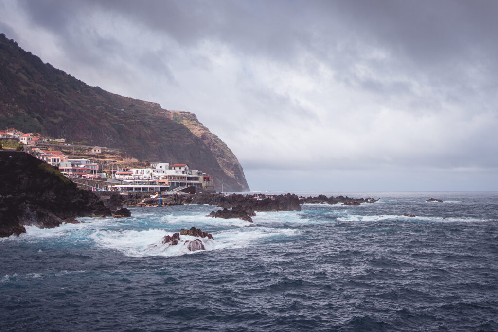 Madeira - Portugalsko - Přírodní lávová jezírka - Piscinas Naturais - Výlet - Greenmind.cz - Cestování se psem