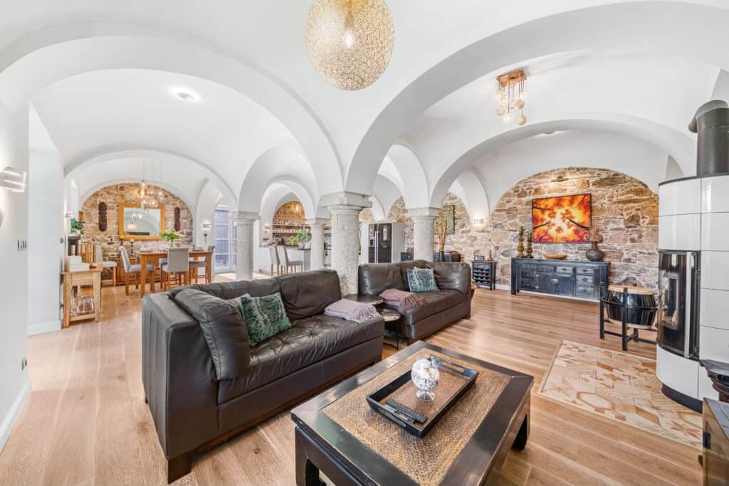 O nás 17 508646971 1236564388482099 7712772944167569336 n